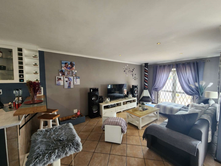 2 Bedroom Property for Sale in Edgemead Western Cape